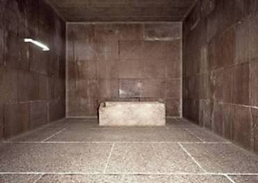 Granit, bileşiminde kuvars, alkali feldispat, mika, amfiboller ve ek mineraller bulunan kristal yapılı minerallerden meydana gelen plütonik kaya türüdür.